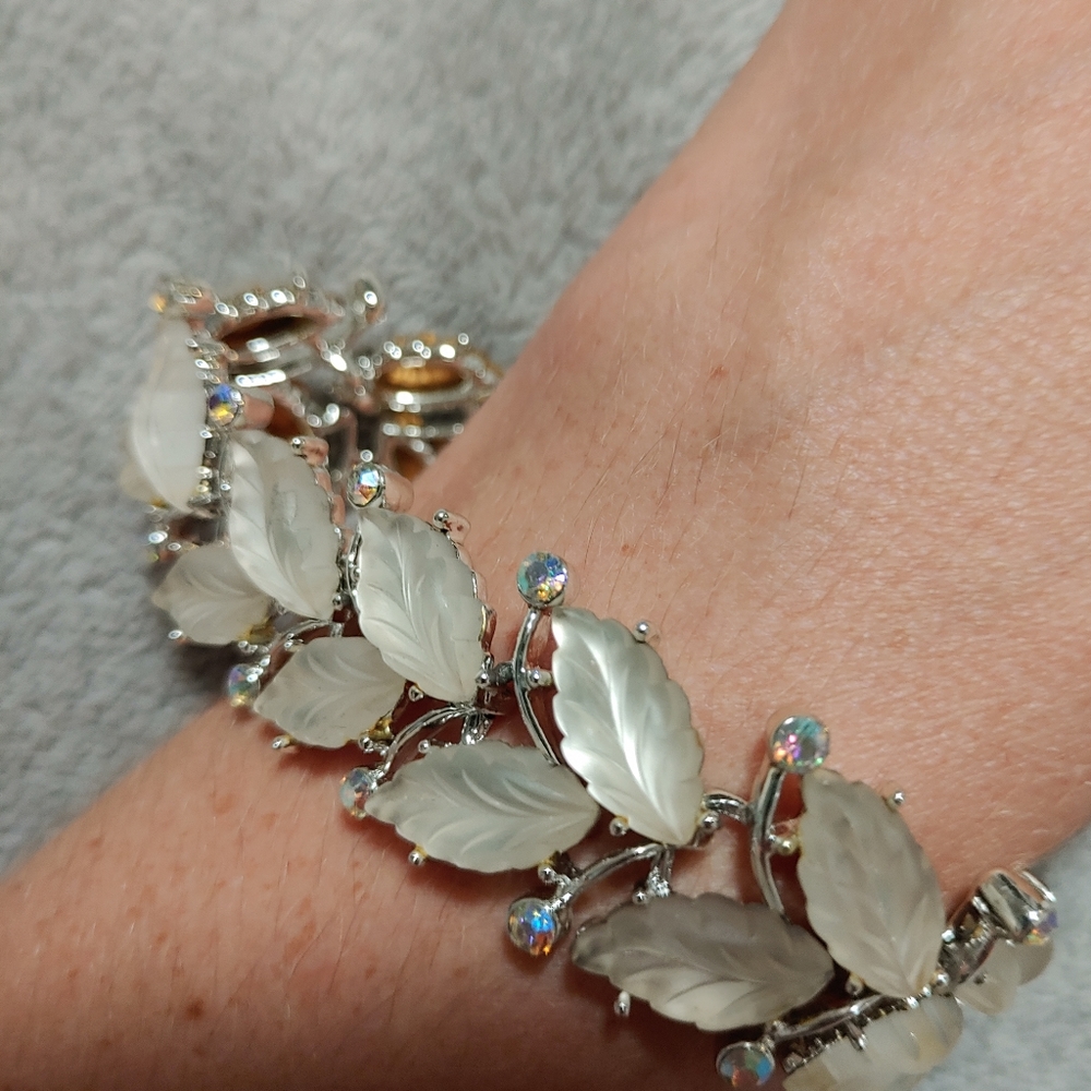 Vintage Trifari bracelet
